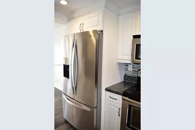 9360 Sunrise Lakes Blvd #111, Sunrise, FL 33322 - Photo 6