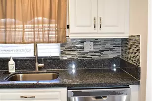 9360 Sunrise Lakes Blvd, Sunrise, FL 33322 - Photo 8