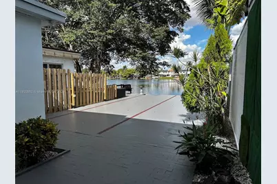 6915 W 16th Dr, Hialeah, FL 33014 - Photo 40