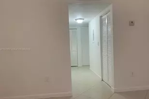 907 NE 199th St, Miami, FL 33179 - Photo 8