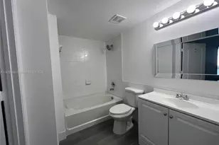 5085 NW 7th St, Miami, FL 33126 - Photo 8
