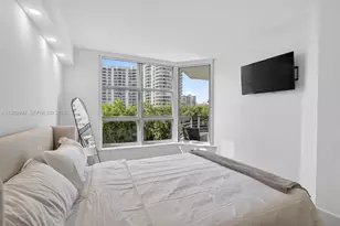 19101 NE Mystic Pointe Dr, Aventura, FL 33180 - Photo 40