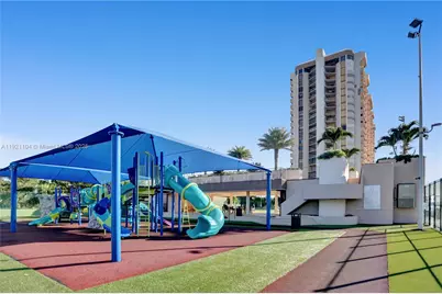 1800 NE 114th St #2105, Miami, FL 33181 - Photo 32