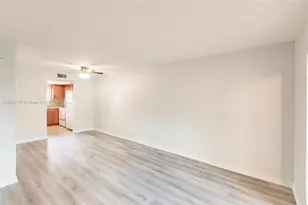 2680 Park Windsor Dr, Fort Myers, FL 33901 - Photo 12