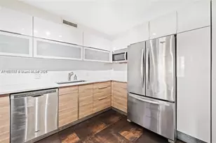 100 Bayview Dr, Sunny Isles Beach, FL 33160 - Photo 12