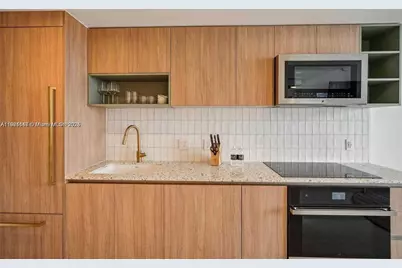 159 NE 6th St #4114, Miami, FL 33132 - Photo 4