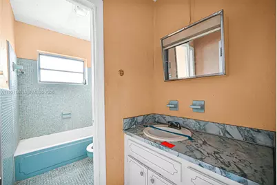 2614 W 8th Ct, Hialeah, FL 33010 - Photo 28