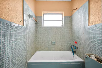 2614 W 8th Ct, Hialeah, FL 33010 - Photo 30