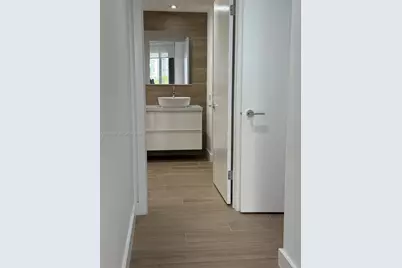 20191 E Country Club Dr #504, Aventura, FL 33180 - Photo 32