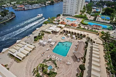 20191 E Country Club Dr #504, Aventura, FL 33180 - Photo 46