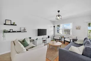 200 Diplomat Pkwy, Hallandale Beach, FL 33009 - Photo 16