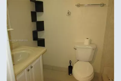 8001 W 6th Ave #O, Hialeah, FL 33014 - Photo 4