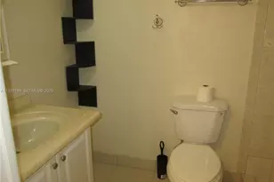 8001 W 6th Ave, Hialeah, FL 33014 - Photo 4