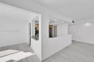 16570 NE 26th Ave, North Miami Beach, FL 33160 - Photo 12