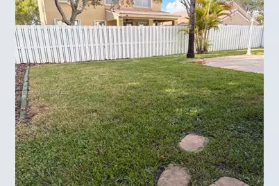 1520 SW 193rd Ave #1520, Pembroke Pines, FL 33029 - Photo 6