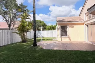 1520 SW 193rd Ave, Pembroke Pines, FL 33029 - Photo 4