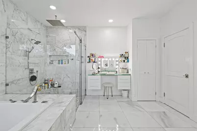 7225 Gleneagle Dr, Miami Lakes, FL 33014 - Photo 32