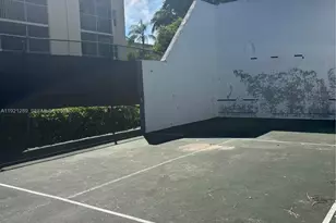 8290 Lake Dr, Doral, FL 33166 - Photo 14