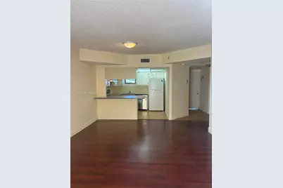 8290 Lake Dr #528, Doral, FL 33166 - Photo 10