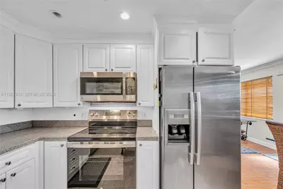 2029 Farnham O #2029, Deerfield Beach, FL 33442 - Photo 2