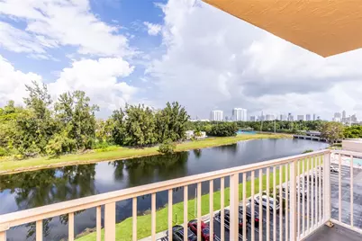 16465 NE 22nd Ave #315, North Miami Beach, FL 33160 - Photo 2