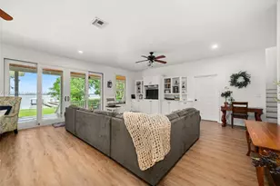 2551 Lakeview Dr, Sebring, FL 33870 - Photo 8
