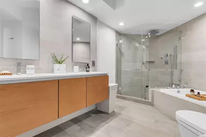 55 SE 6th St #3007, Miami, FL 33131 - Photo 14