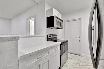 3032 Glenwood Rd, West Palm Beach, FL 33405 - Photo 1