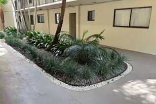 8035 SW 107th Ave, Miami, FL 33173 - Photo 14