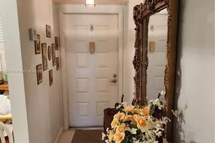 900 Colony Point Cir, Pembroke Pines, FL 33026 - Photo 2