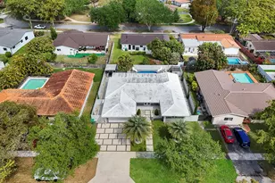 6951 S Miami Lakeway S, Miami Lakes, FL 33014 - Photo 2