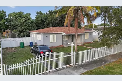 561 NW 190th St, Miami Gardens, FL 33169 - Photo 38