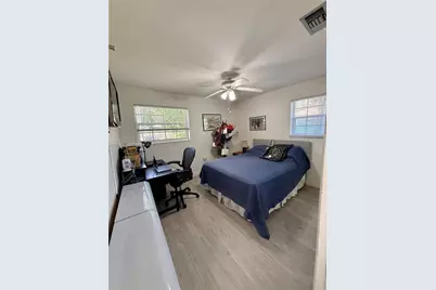 8070 NW 176th St, Hialeah, FL 33015 - Photo 20