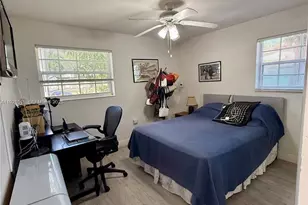 8070 NW 176th St, Hialeah, FL 33015 - Photo 20