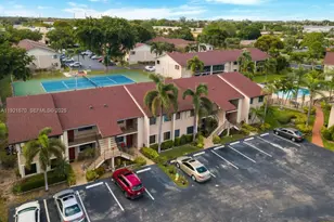 160 SE 7th St, Deerfield Beach, FL 33441 - Photo 2