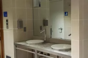 325 S Biscayne Blvd, Miami, FL 33131 - Photo 16
