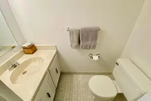 800 Parkview Dr, Hallandale Beach, FL 33009 - Photo 22