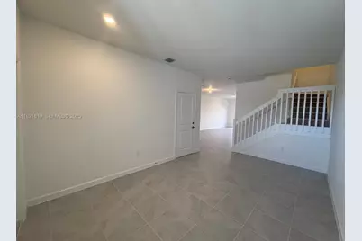 2746 SE 24th Ter, Homestead, FL 33035 - Photo 2