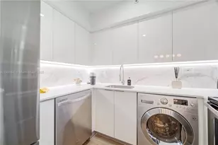 1500 Bay Rd, Miami Beach, FL 33139 - Photo 10