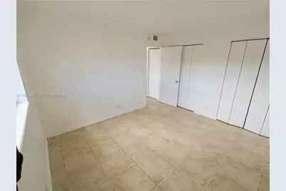 31 SE 2nd Ave #207, Hallandale Beach, FL 33009 - Photo 10