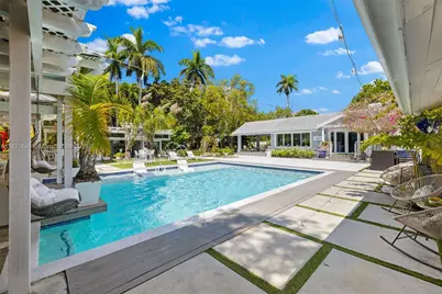 7720 SW 79th Ct, Miami, FL 33143 - Photo 12