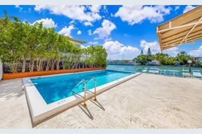 7900 Tatum Waterway Dr #506, Miami Beach, FL 33141 - Photo 14