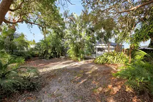 1771 NW 93rd Ave, Pembroke Pines, FL 33024 - Photo 8