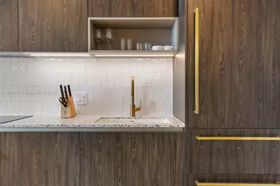 159 NE 6th St #5008, Miami, FL 33132 - Photo 10