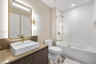 159 NE 6th St, Miami, FL 33132 - Photo 16