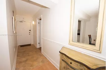 201 178th Dr #323, Sunny Isles Beach, FL 33160 - Photo 2