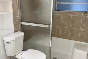 1725 W 60th St, Hialeah, FL 33012 - Photo 14