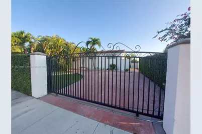 8105 SW 17th Ter, Miami, FL 33155 - Photo 2