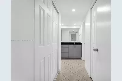 3401 N Country Club Dr #307, Aventura, FL 33180 - Photo 16