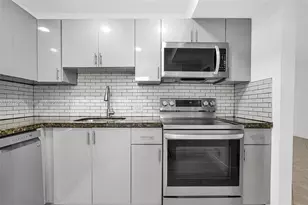 3401 N Country Club Dr, Aventura, FL 33180 - Photo 4